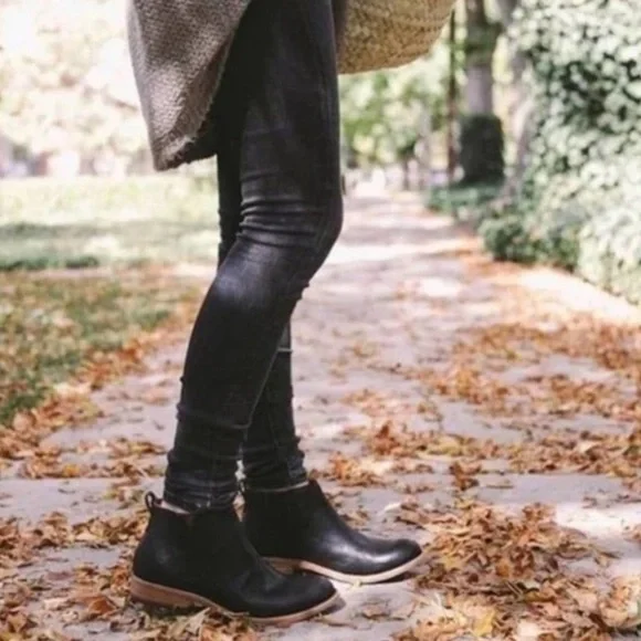 Korks Black Leather Ankle Boots Block Heel Zip Lug Sole Comfort size 6 M KORKS Destiny Block Heel Bootie (Women) | Nordstromrack main image 3
